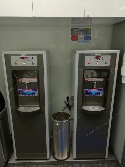 深圳市贺正饮水设备 > 供应车站饮水机/工厂饮水机/学校直